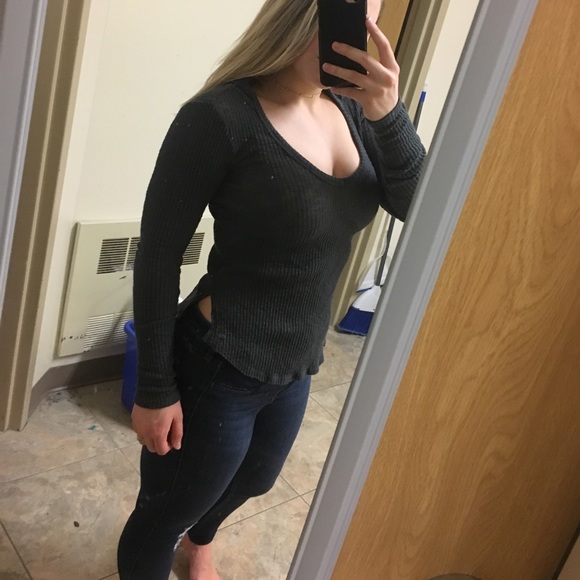 Soft and Sexy American Eagle Top - Picture 1 of 3