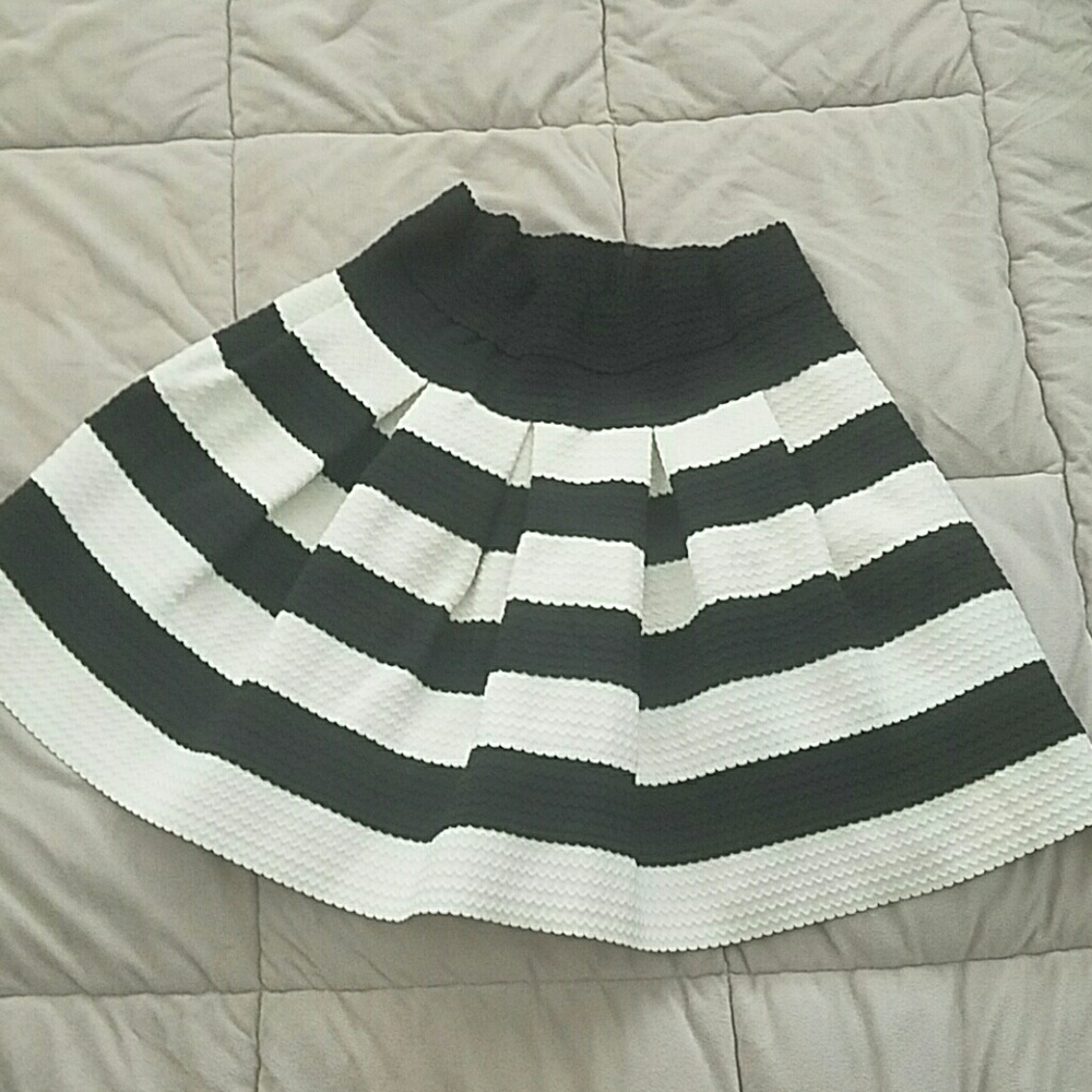 Black and white strip skirt