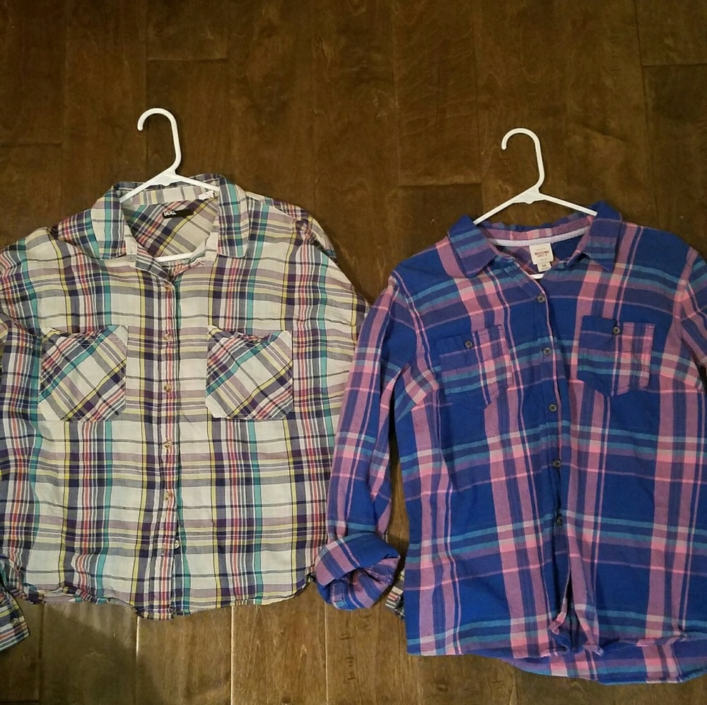 Women's plaid shirts bundle!