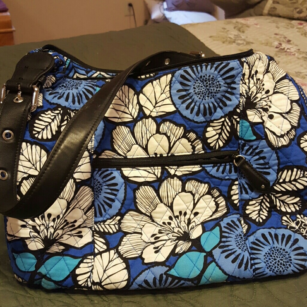 Vera Bradley shoulder bag JUST REDUCED!!