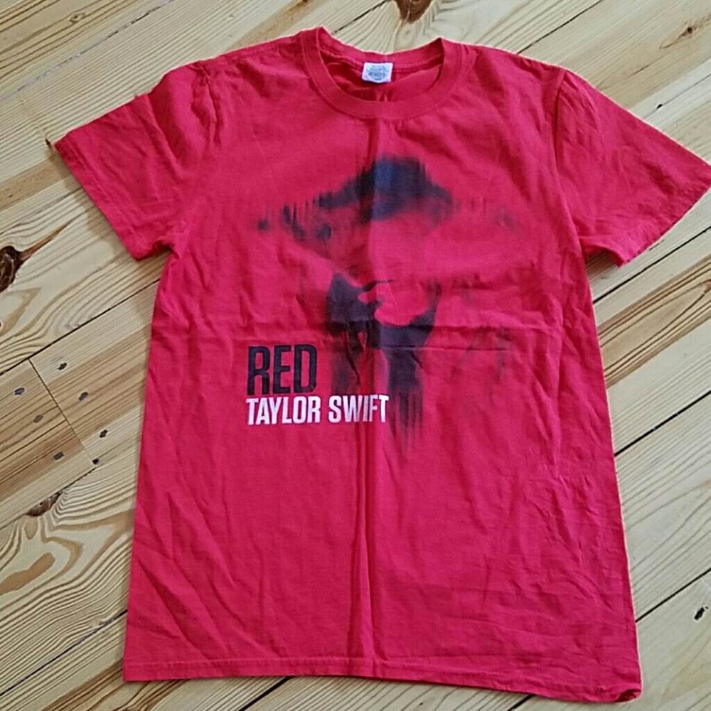 Taylor Swift Junior Tee Red Small