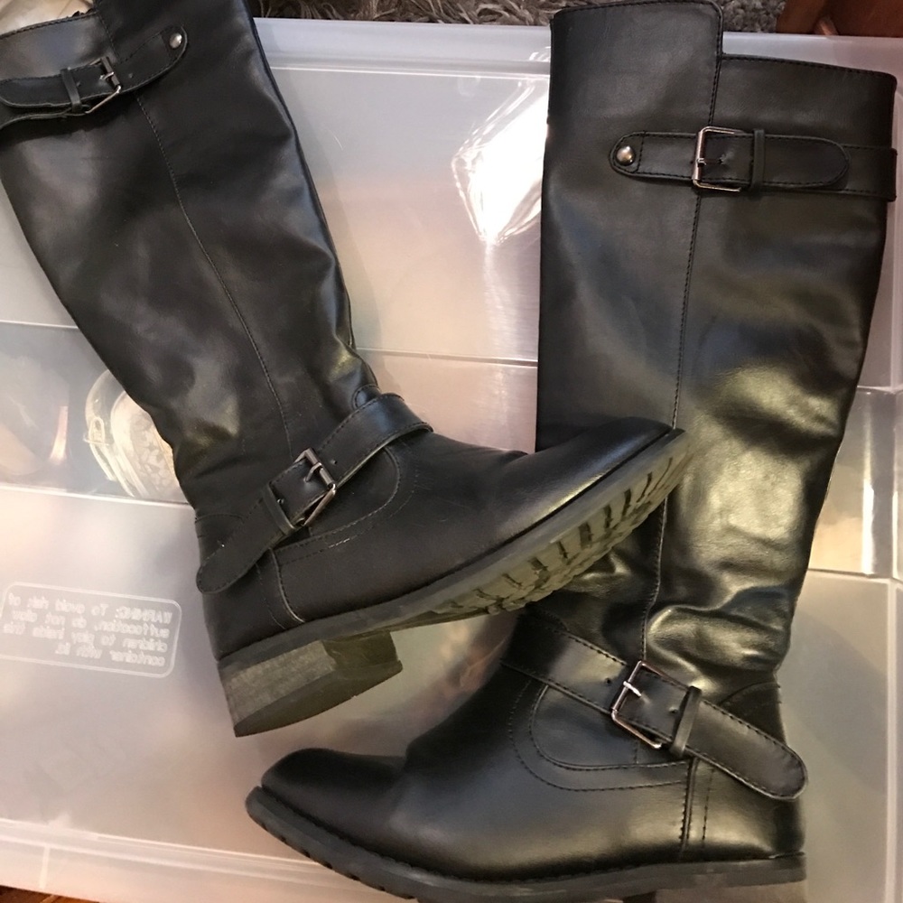 Black leather rider boots