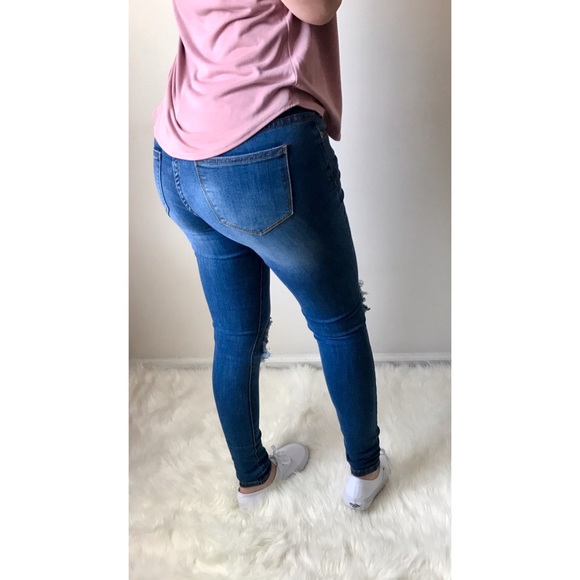 HEIDI Med Wash Torn Knee Jeans - Picture 4 of 4