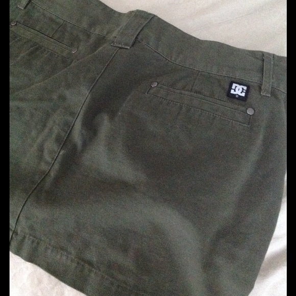 PRICED TO MOVE TODAY! DC olive green mini skirt - Picture 3 of 4
