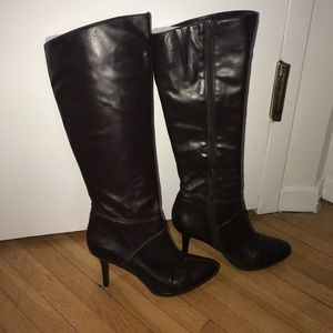Brown Leather Knee-High Heeled Boots. Size 7.