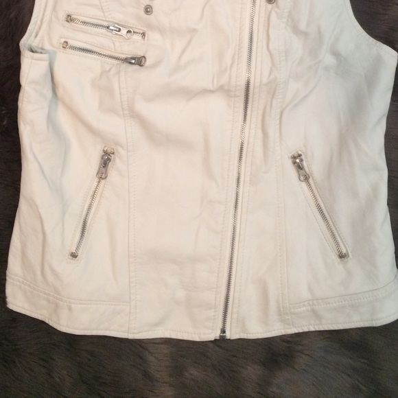 SOLD Wet seal white faux leather vest - Picture 3 of 5