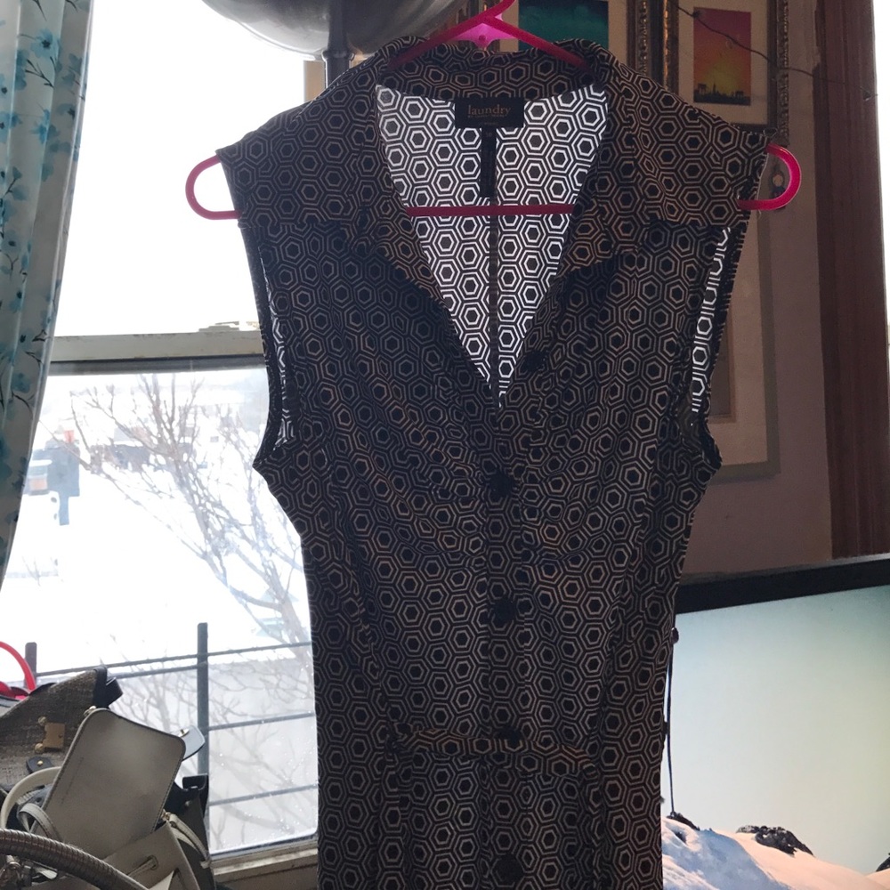Laundry by shelli segal b/w print button dress