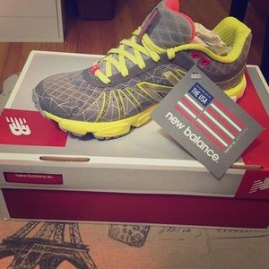 New Balance women's Running Sneakers Size (5)
