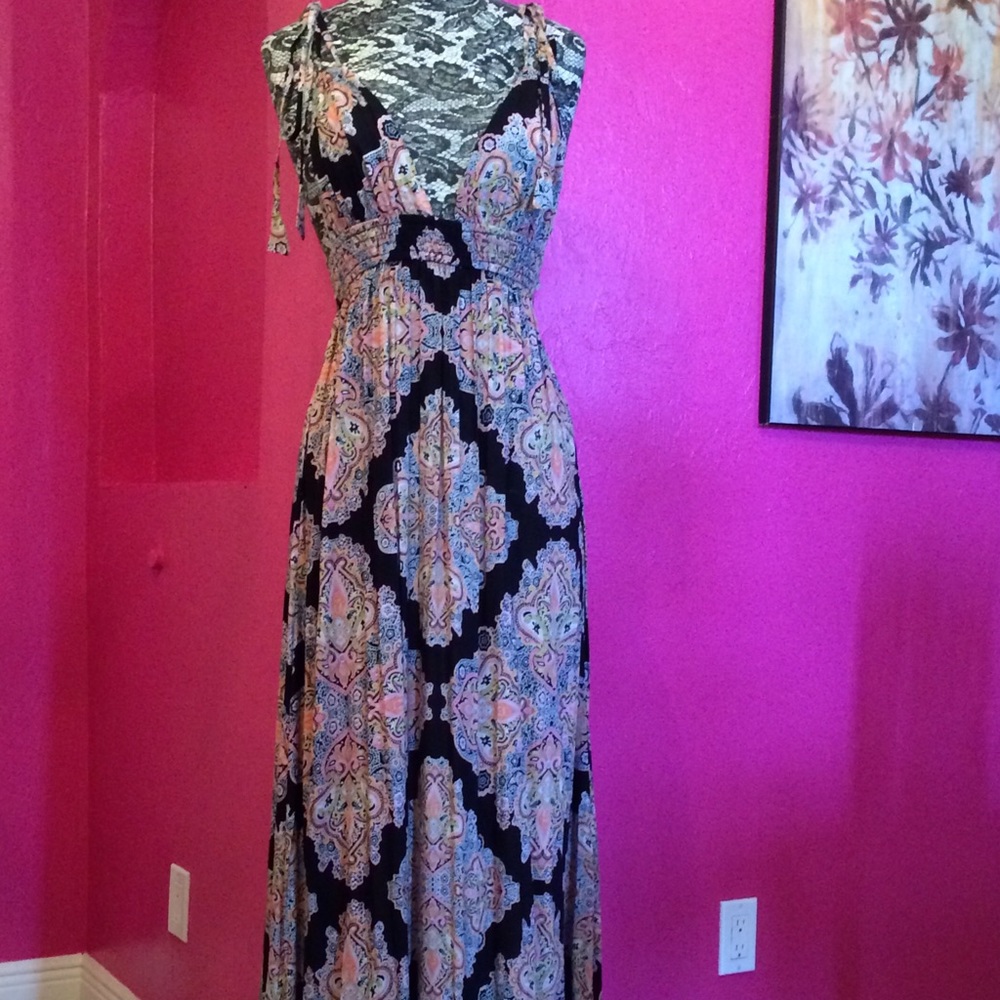 Em Creme Maxidress