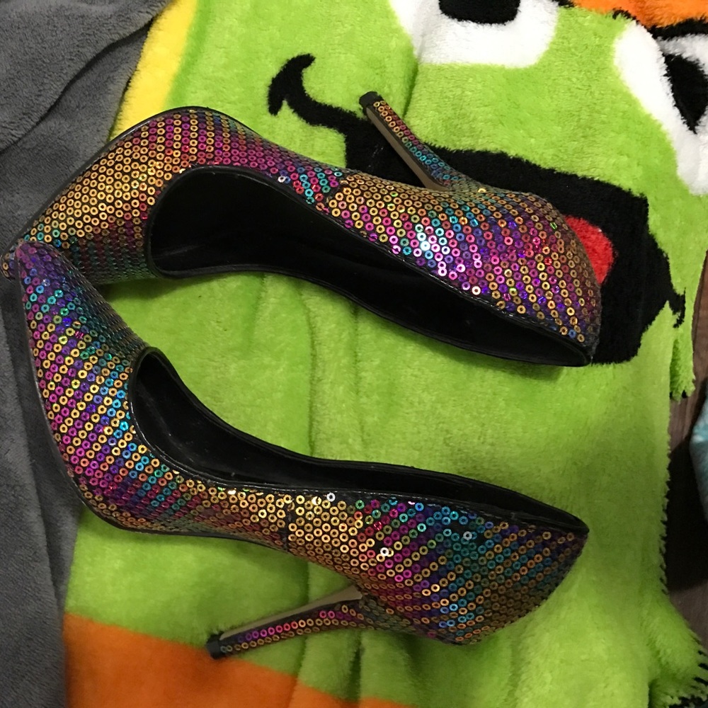 Gorgeous aldo multicolor sequin heels