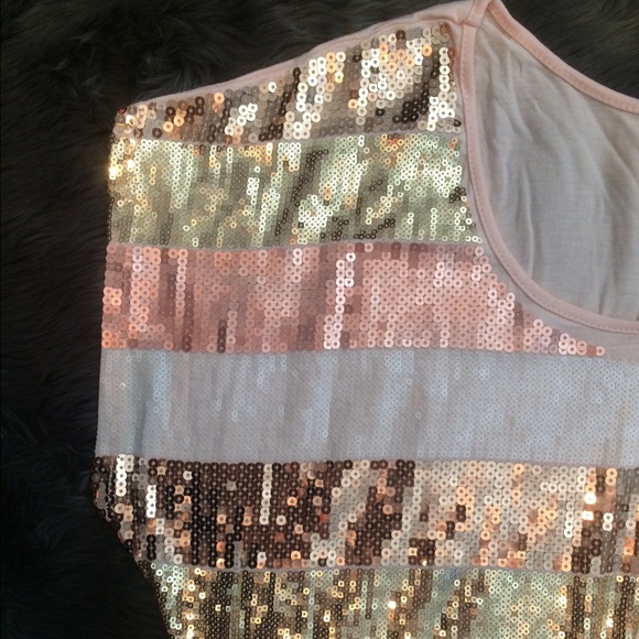 2B Bebe sequined women top - Picture 3 of 4