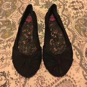 Black flats