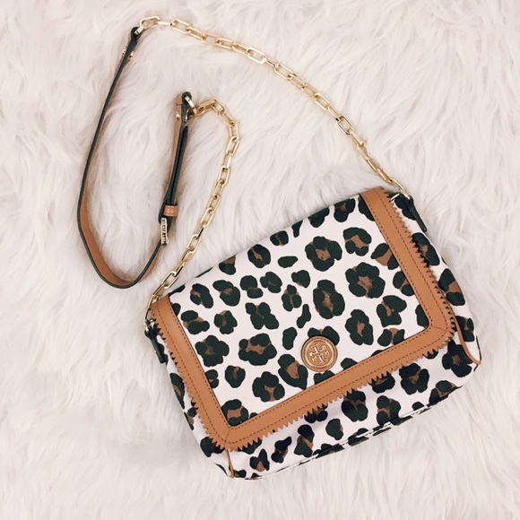 Tory Burch Handbags - {Tory Burch} Kerrington Leopard Crossbody Bag