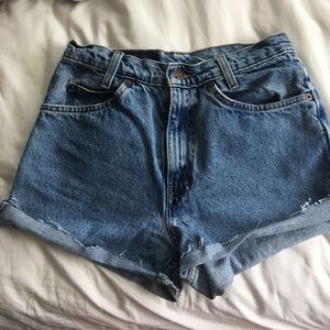 Levi high waisted shorts