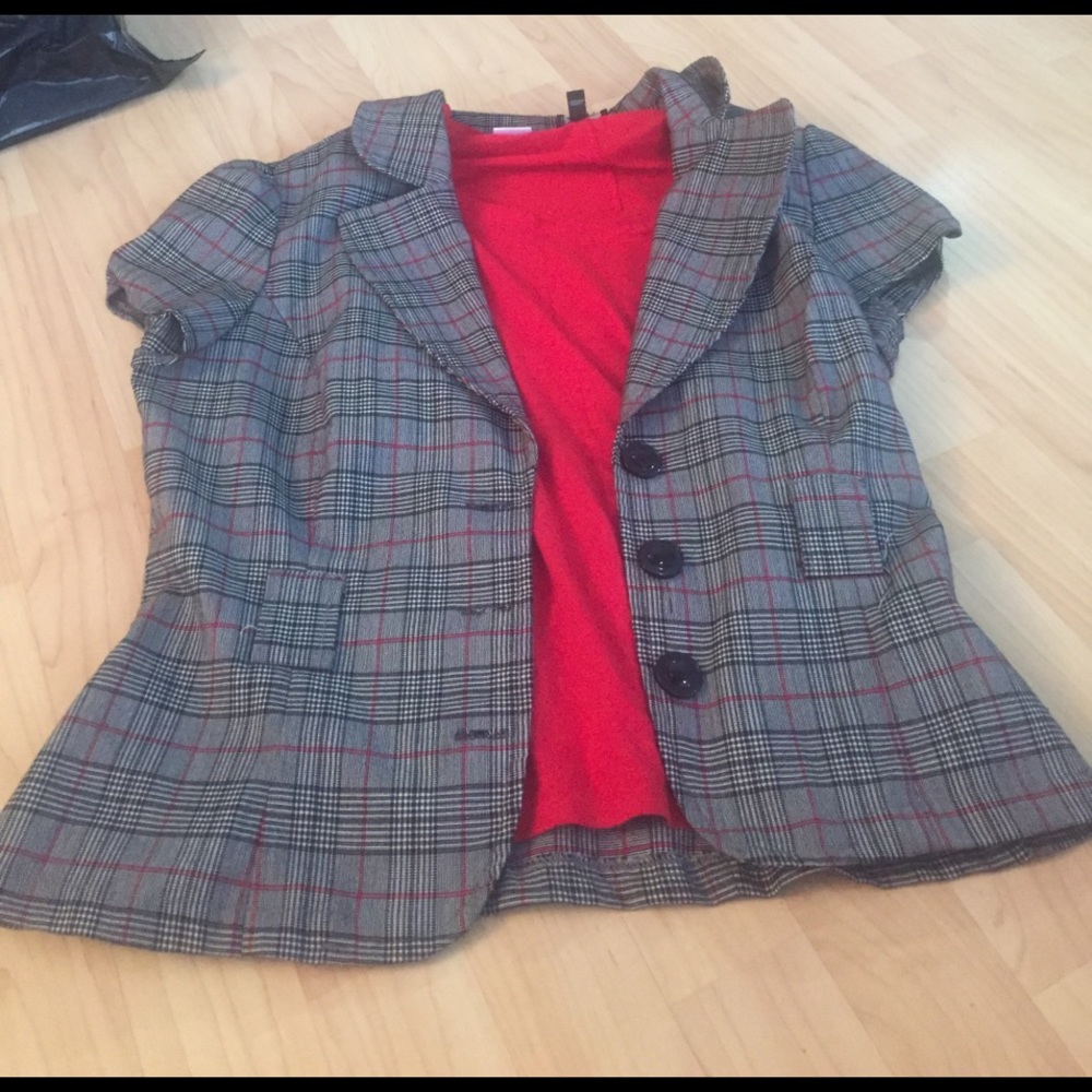 BOGO FREE Great career set blazer and top