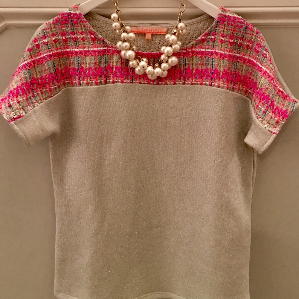 Vilagallo top with hot pink accent