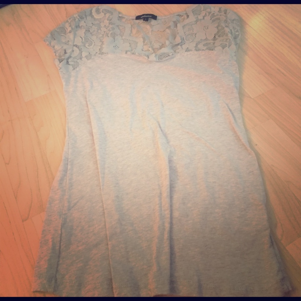 BOGO FREE Juniors lace top 💜