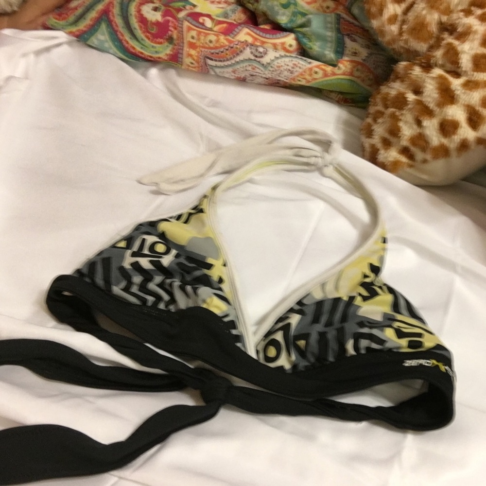 Reversible bikini top