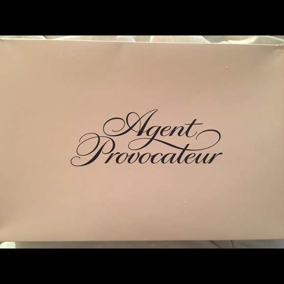 ⭐️SOLD⭐️ AGENT PROVOCATEUR DIDI BRA & PANTY SET - Picture 6 of 8