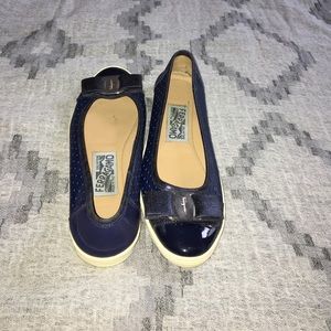 *SALE!* Ferraragamo cap toe skimmer flats