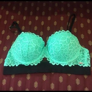 PINK Date push-up bra