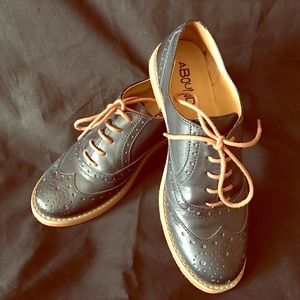 Nordstrom EUC Navy Shoes
