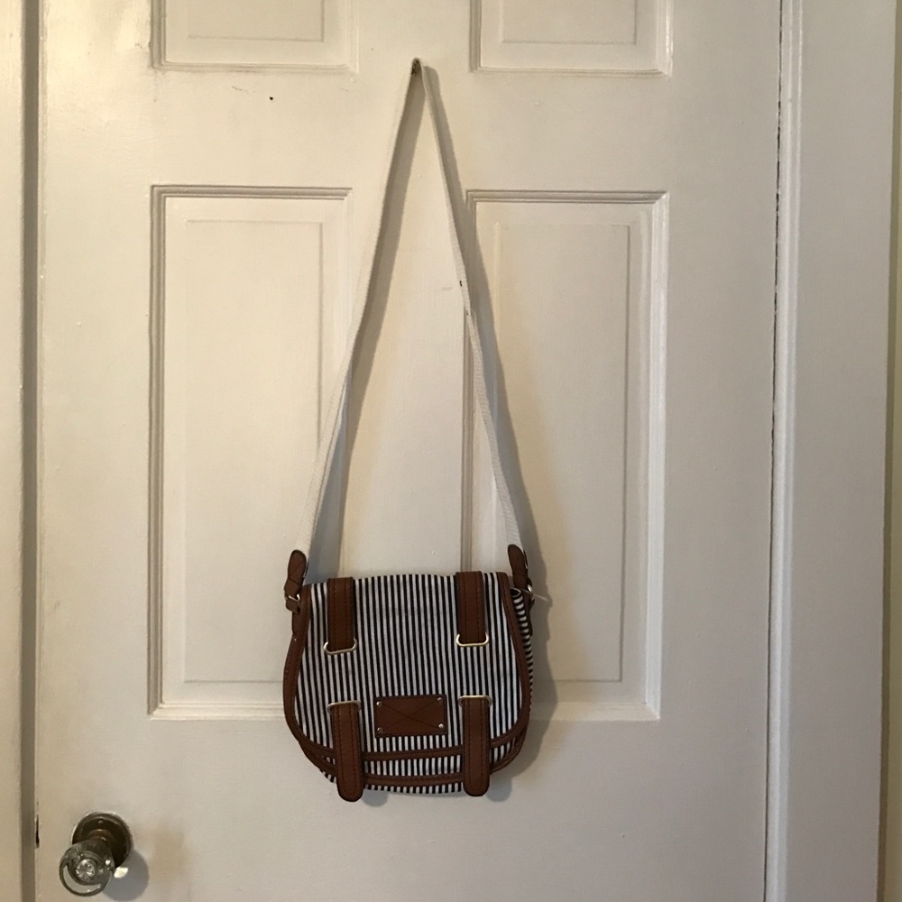 Small cross body bag
