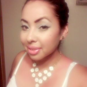 Meet your Posher, Noemi