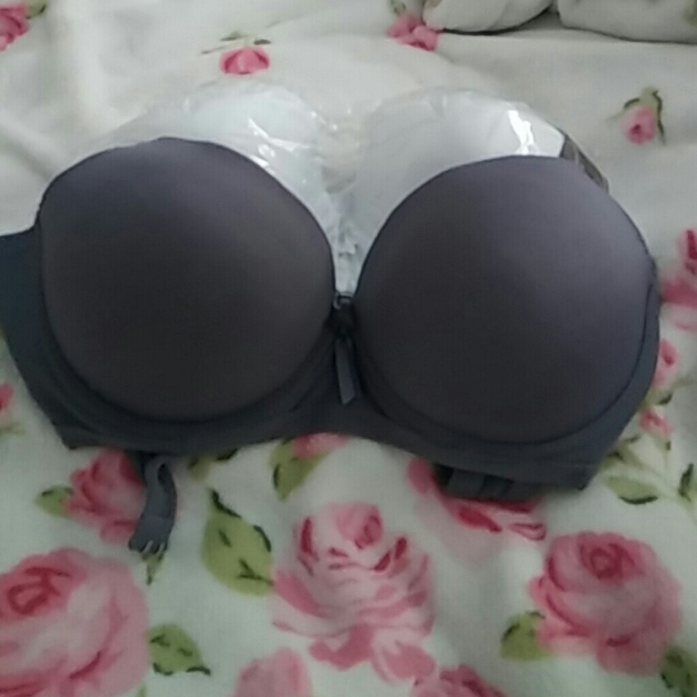 Bras - Picture 3 of 4