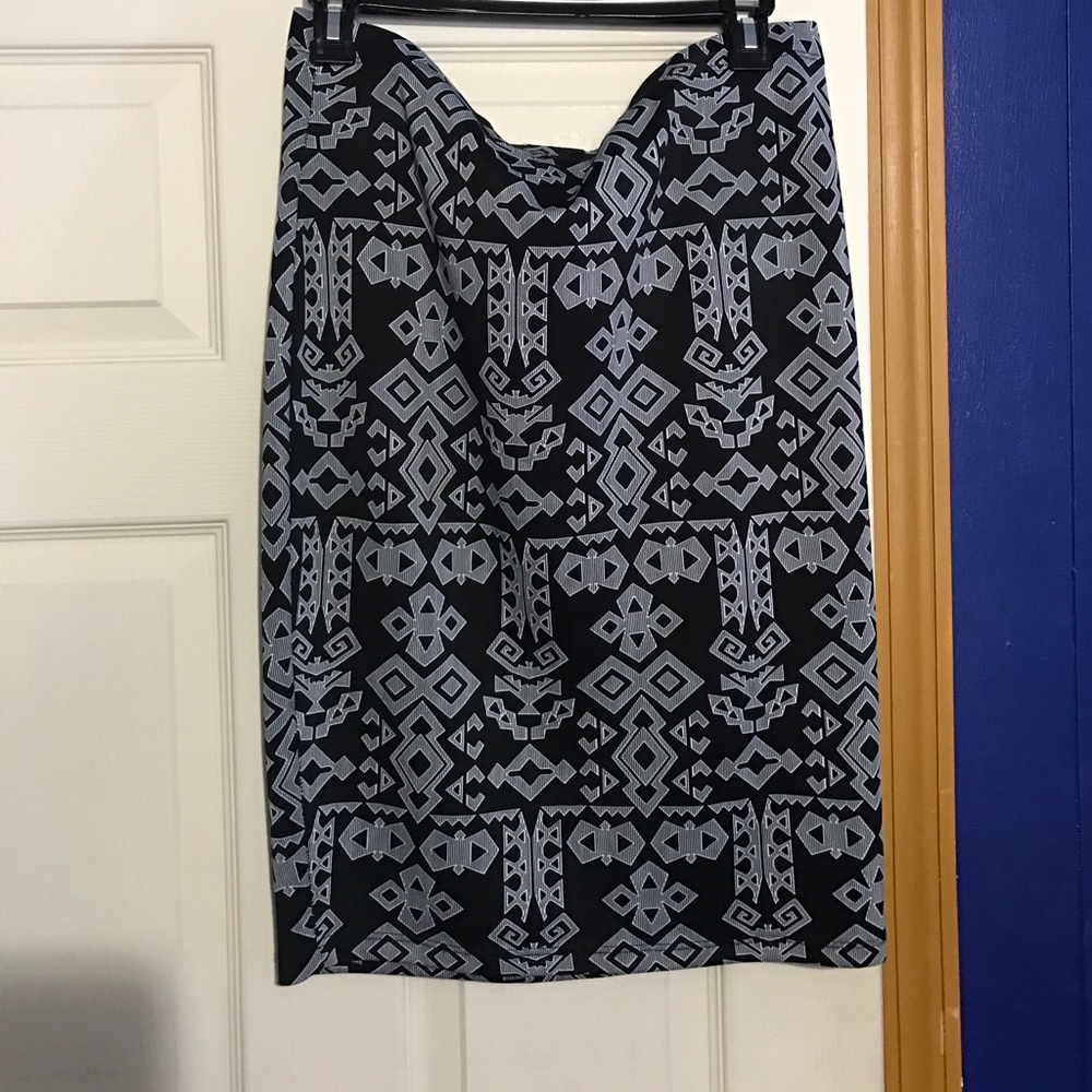 F21 Black and Grey Tribal Midi Skirt