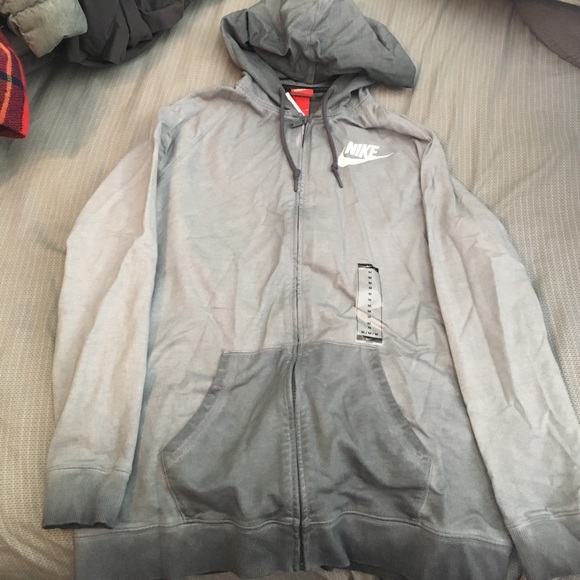 BRAND NEW NIKE ZIPUP JACKET - Picture 1 of 3