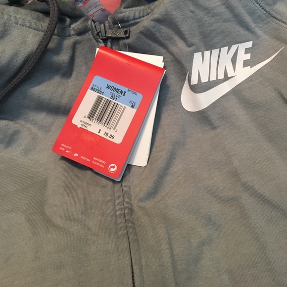 BRAND NEW NIKE ZIPUP JACKET - Picture 3 of 3