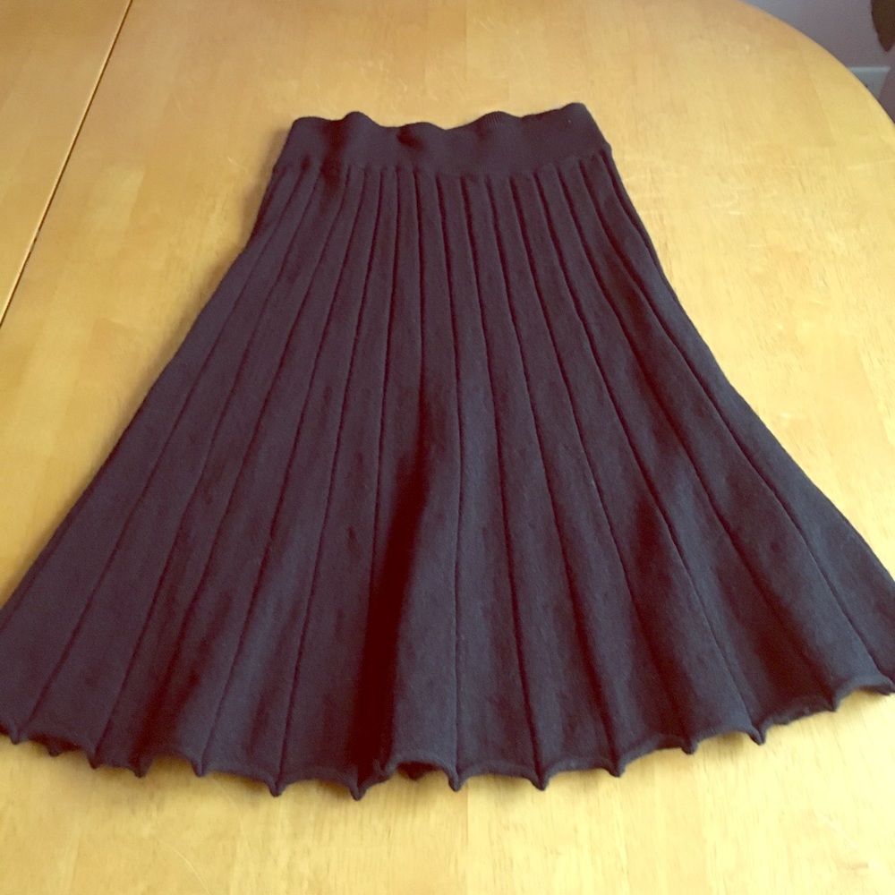 Merino wool skirt