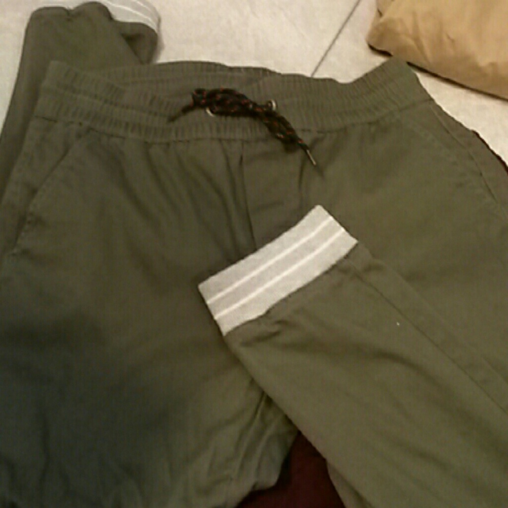 Pants - Picture 3 of 4