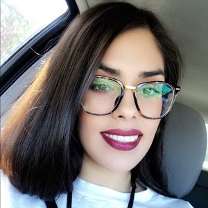 Meet your Posher, Briana