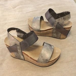 Pierre Dumas Wedges