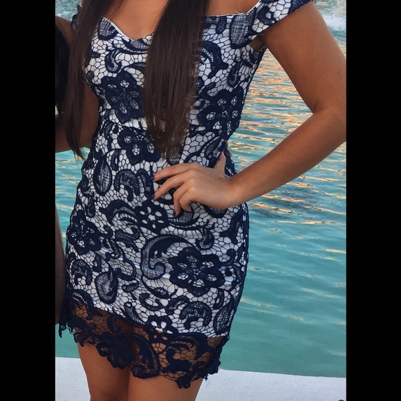 Off the shoulder dress - Picture 2 of 2