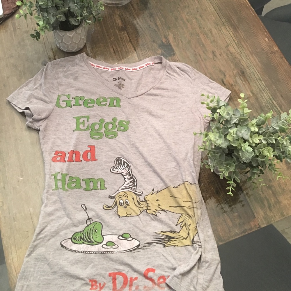 Dr. Seuss Green eggs and ham Tee sz small