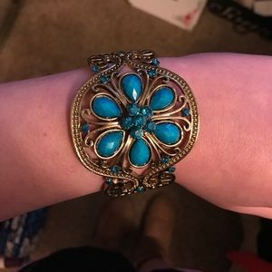 Turquoise and gold bracelet