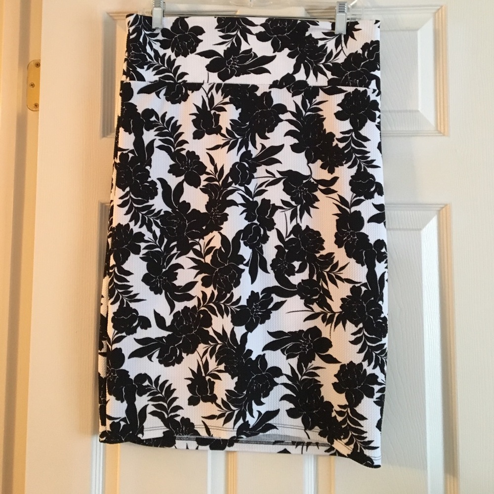 LulaRoe Cassie Skirt
