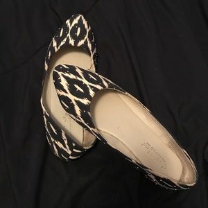 Black and cream studded flats