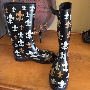 Fleur deLis rain boots