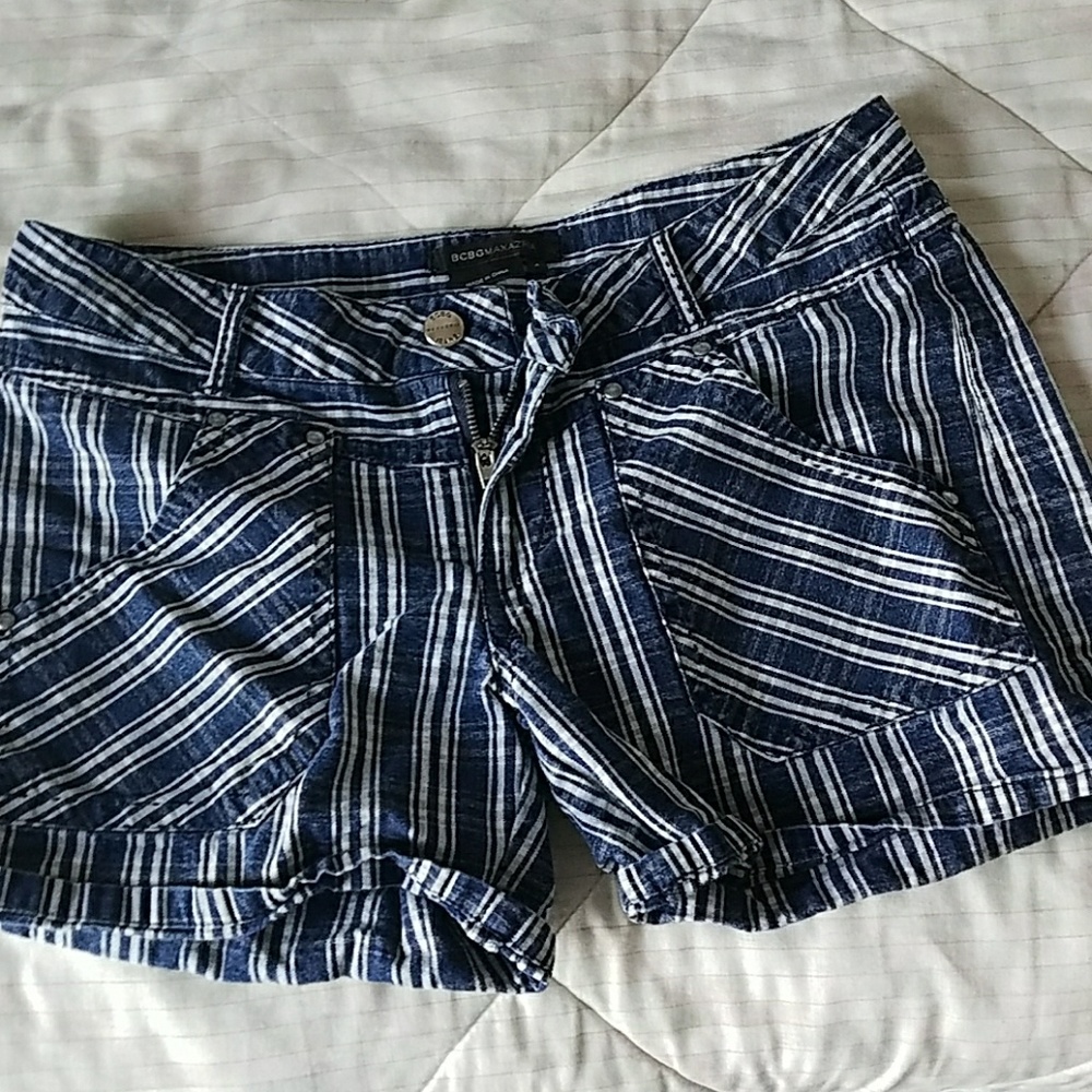 BCBGMAXAZRIA SHORTS