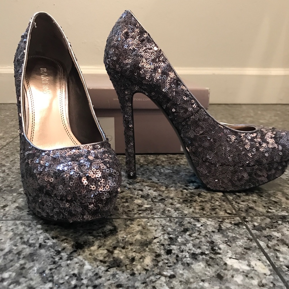 Gorgeous sequin heels 👠