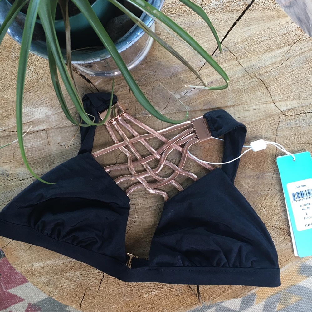 SALE//Beach Bunny // Temptress - Picture 2 of 3