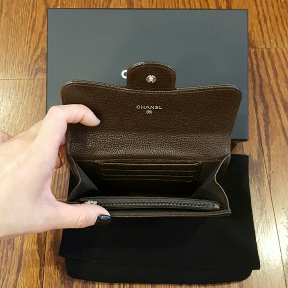 Chanel Classic Caviar Wallet - Picture 3 of 4