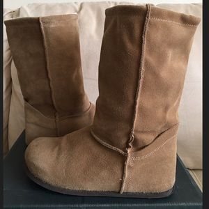 American Eagle Suede boots sz 7
