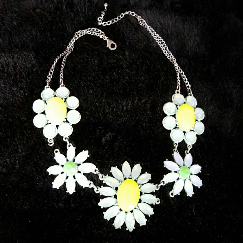 Flower necklace