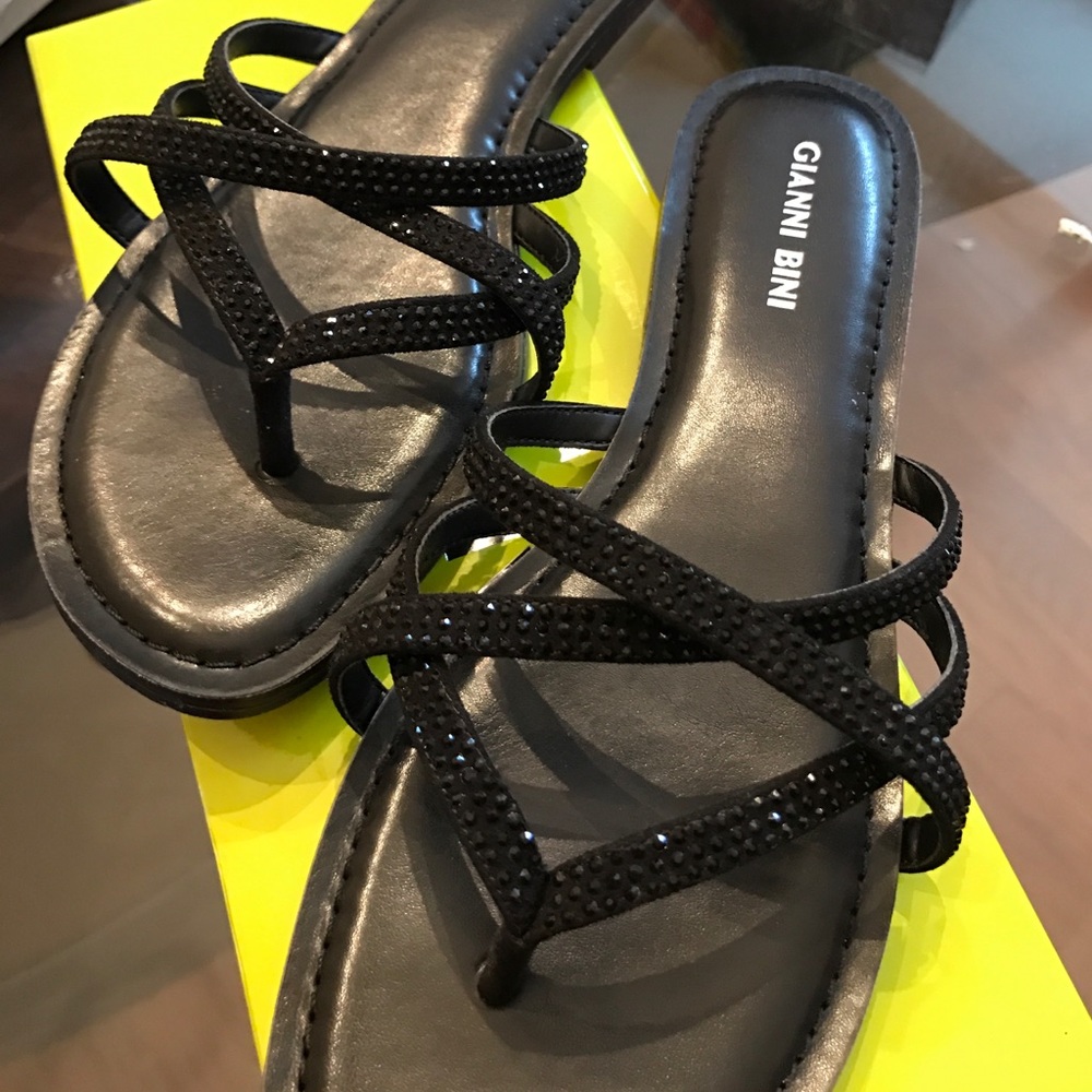New in box Gianni Bini