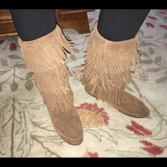 Minnetonka fringe boots - Picture 3 of 3